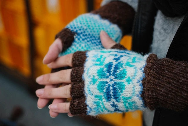 Flora Mitts Pattern